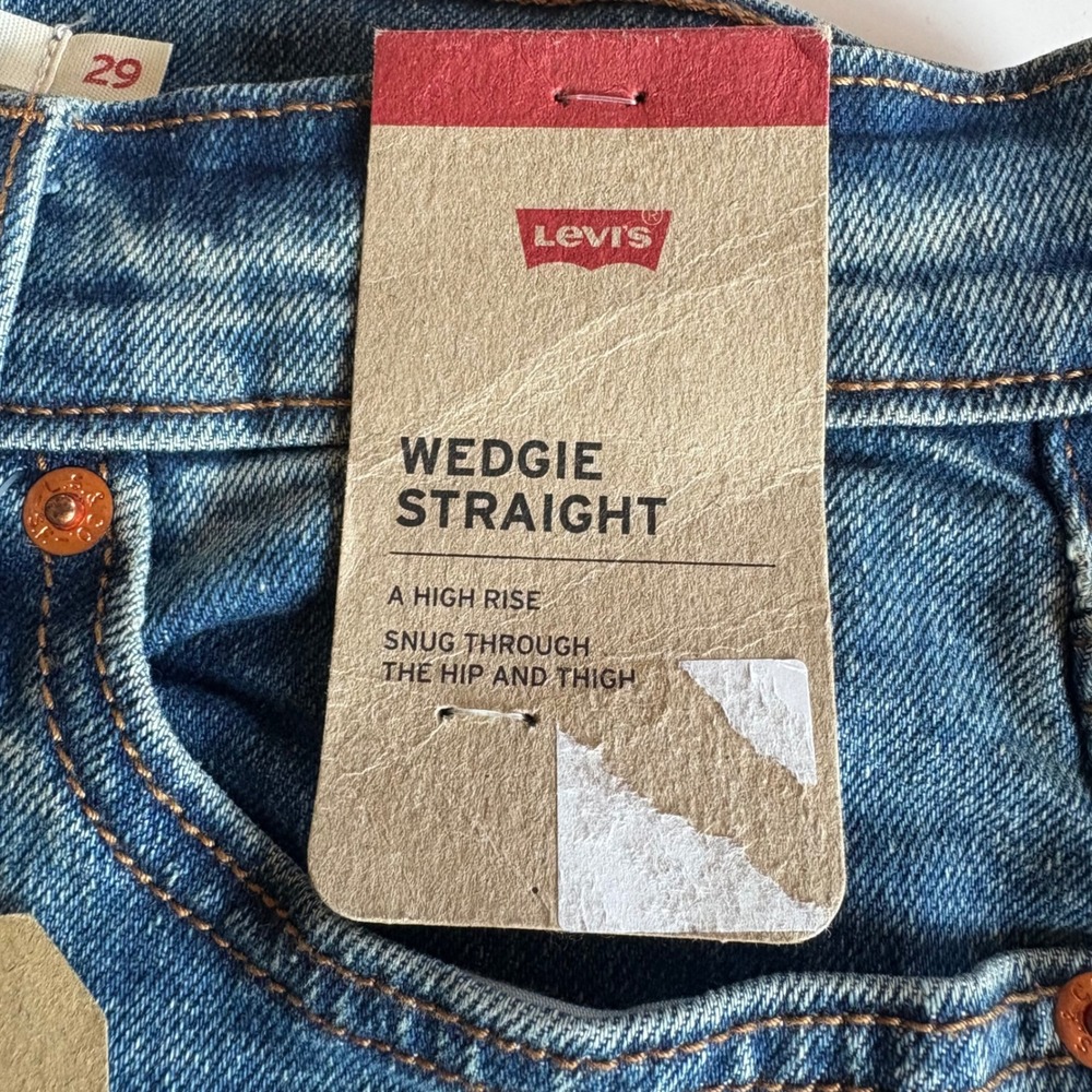 Levis Wedgie Straight High Rise Blue Denim Jeans 29x28 Medium Wash Button Fly - Picture 5 of 9